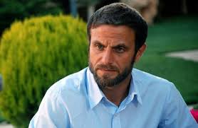 الفنان السوري يحيى بيازي يروي تفاصيل صراعه مع المرض