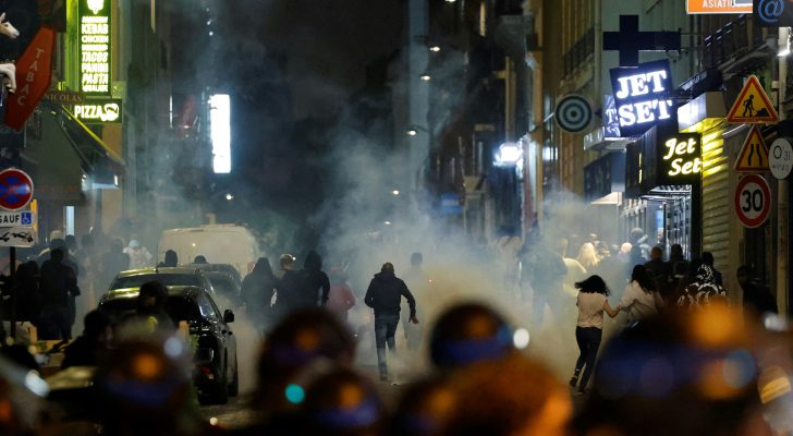 مقتل عنصر إطفاء خلال مكافحته الحرائق في فرنسا