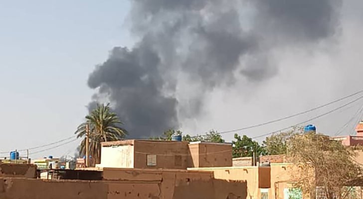 وسائل إعلامية: دوي انفجارات متتالية جنوب مدينة أم درمان في السودان