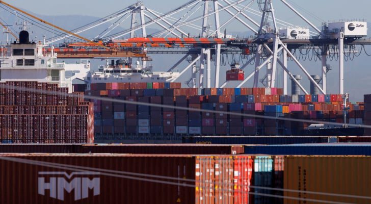 صورة حول : ١.٠٢٨ مليار دينار قيمة التبادل التجاري بين الأردن وأمريكا حتى نهاية نيسان ١.٠٢٨ مليار دينار قيمة التبادل التجاري بين الأردن وأمريكا حتى نهاية نيسان