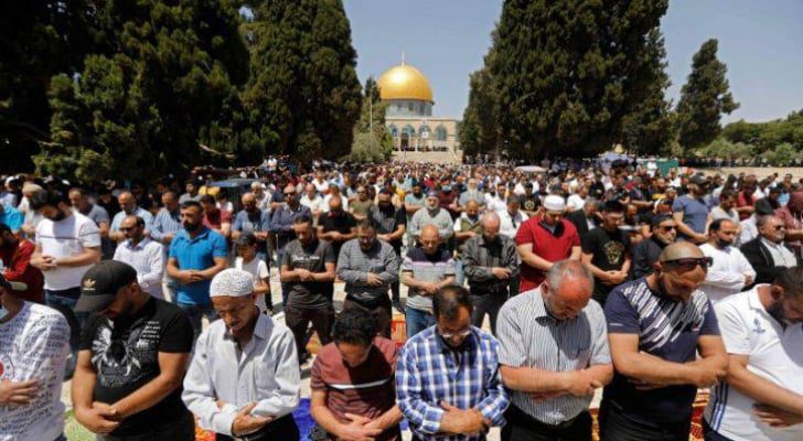 ٥٠ ألف مصلٍ في رحاب المسجد الأقصى الجمعة