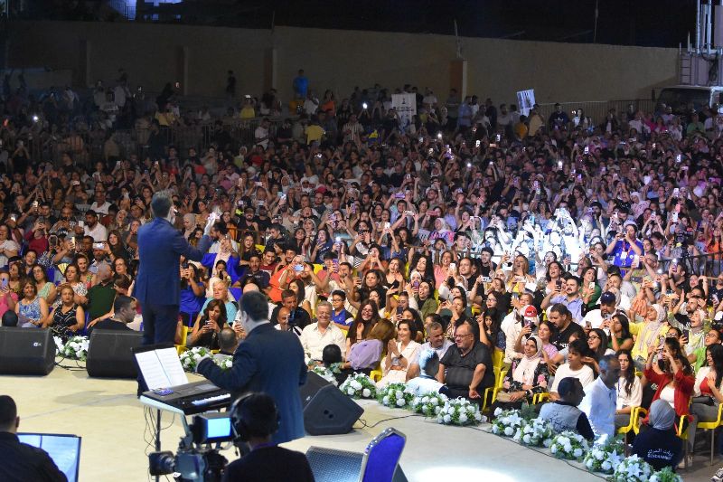 صورة حول : وائل جسار وغادة عباسي وهيثم إلياس يصدحون طرباً في "مهرجان الفحيص" وائل جسار وغادة عباسي وهيثم إلياس يصدحون طرباً في "مهرجان الفحيص"