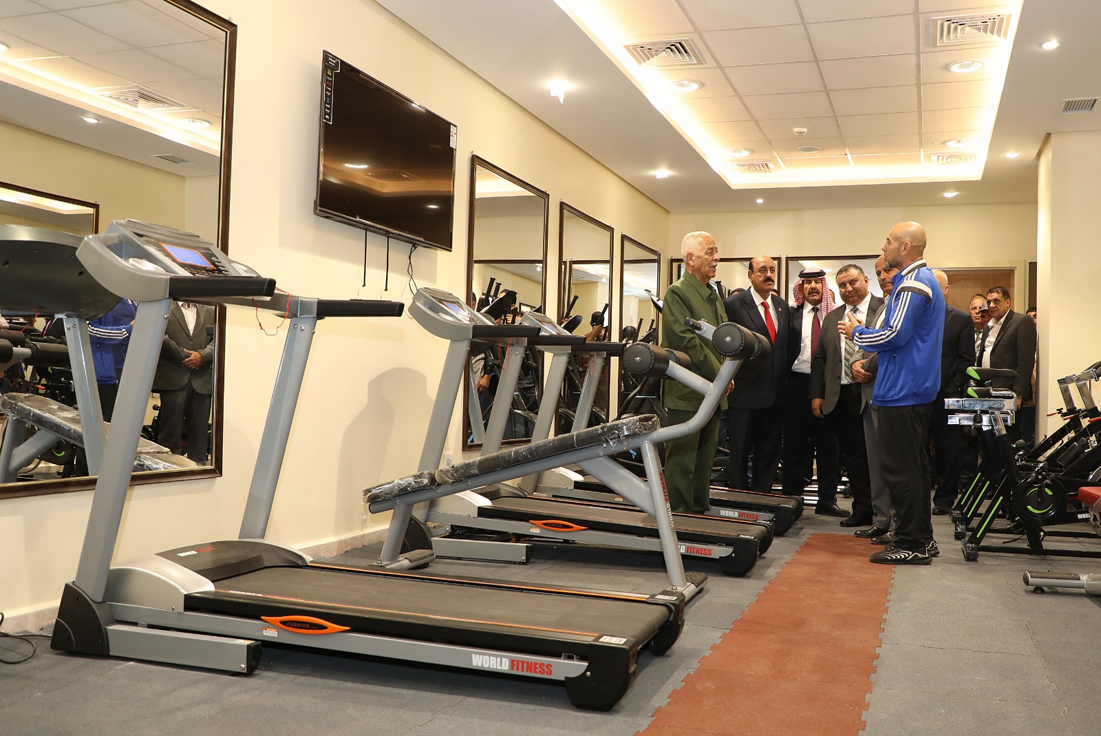 العيسوي يفتتح حديقة الهية ونادي المتقاعدين العسكريين في الكرك