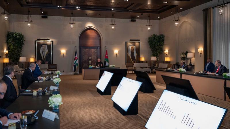 الملك يدعو لاستراتيجية متكاملة لمكافحة التدخين