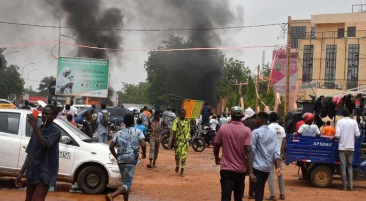 أمريكا تأمر بإجلاء طاقم سفارتها في النيجر 