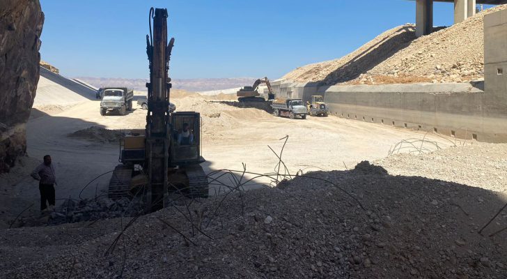 إعادة فتح الطريق في منطقة الرامة على طريق البحر الميت