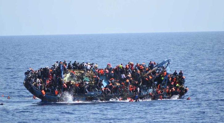 إنقاذ ٢٧٢ مهاجرا قبالة سواحل ليبيا
