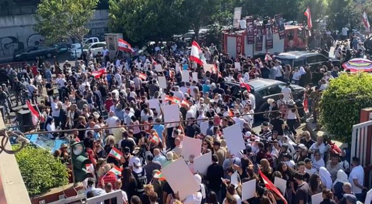 اللبنانيون يحيون الذكرى الثالثة لانفجار مرفأ بيروت بمسيرات حاشدة