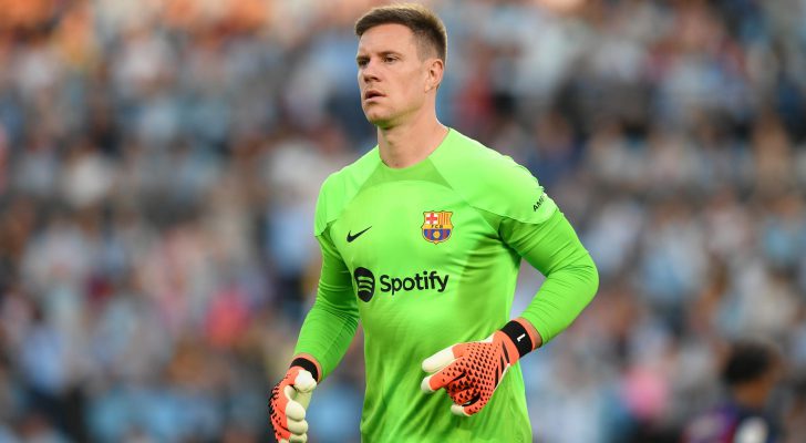 برشلونة يُمدد عقد حارس مرماه تير شتيغن حتى عام ٢٠٢٨