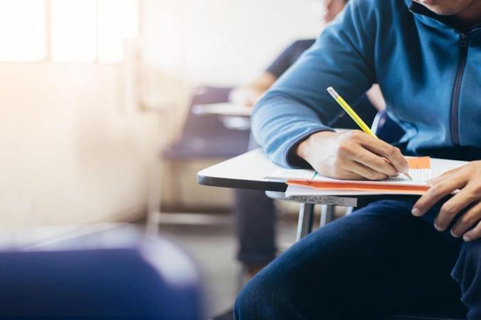 طالبة تقدمت لكافة امتحانات التوجيهي .. وعند اعلان النتائج كانت المفاجأة