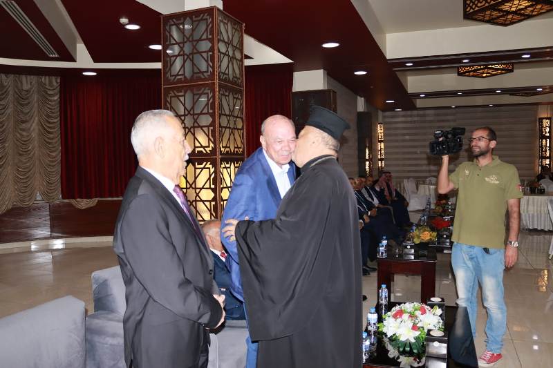 بالصور والفيديو ... الزميل القرعان يولم للفايز والعيسوي