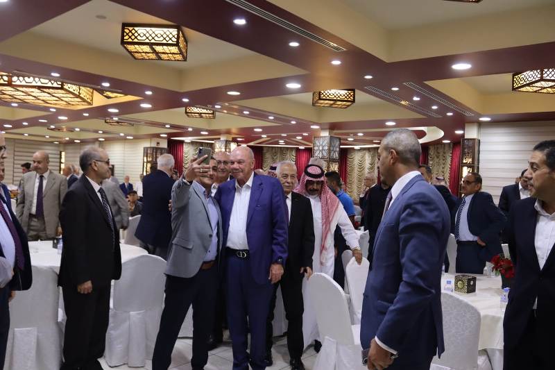 بالصور والفيديو ... الزميل القرعان يولم للفايز والعيسوي