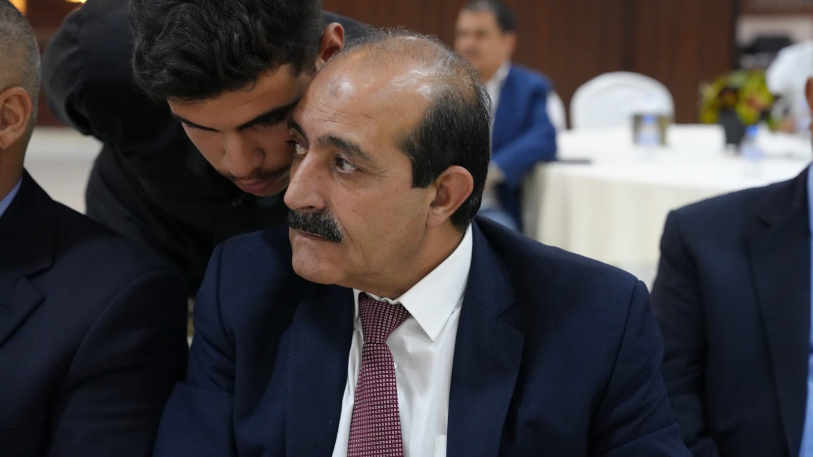 بالصور والفيديو ... الزميل القرعان يولم للفايز والعيسوي