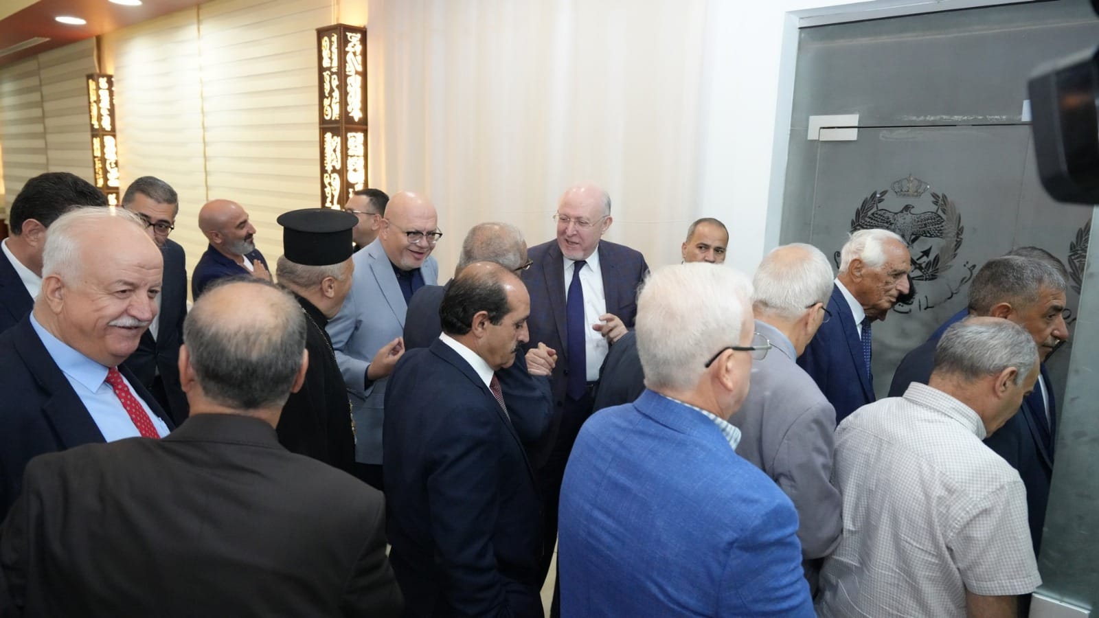 بالصور والفيديو ... الزميل القرعان يولم للفايز والعيسوي