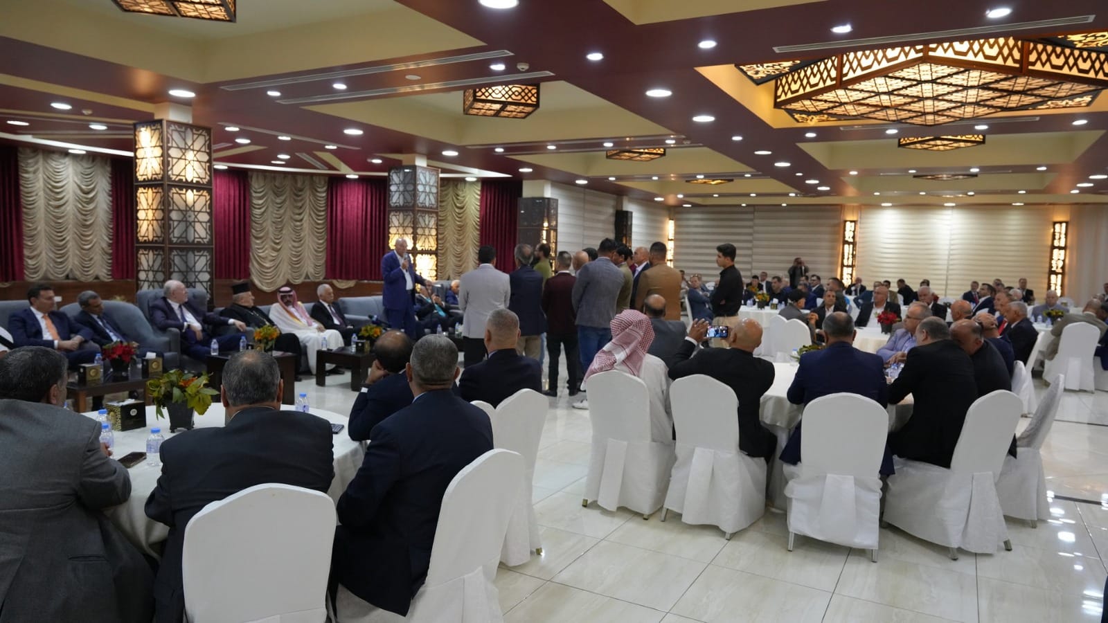 بالصور والفيديو ... الزميل القرعان يولم للفايز والعيسوي