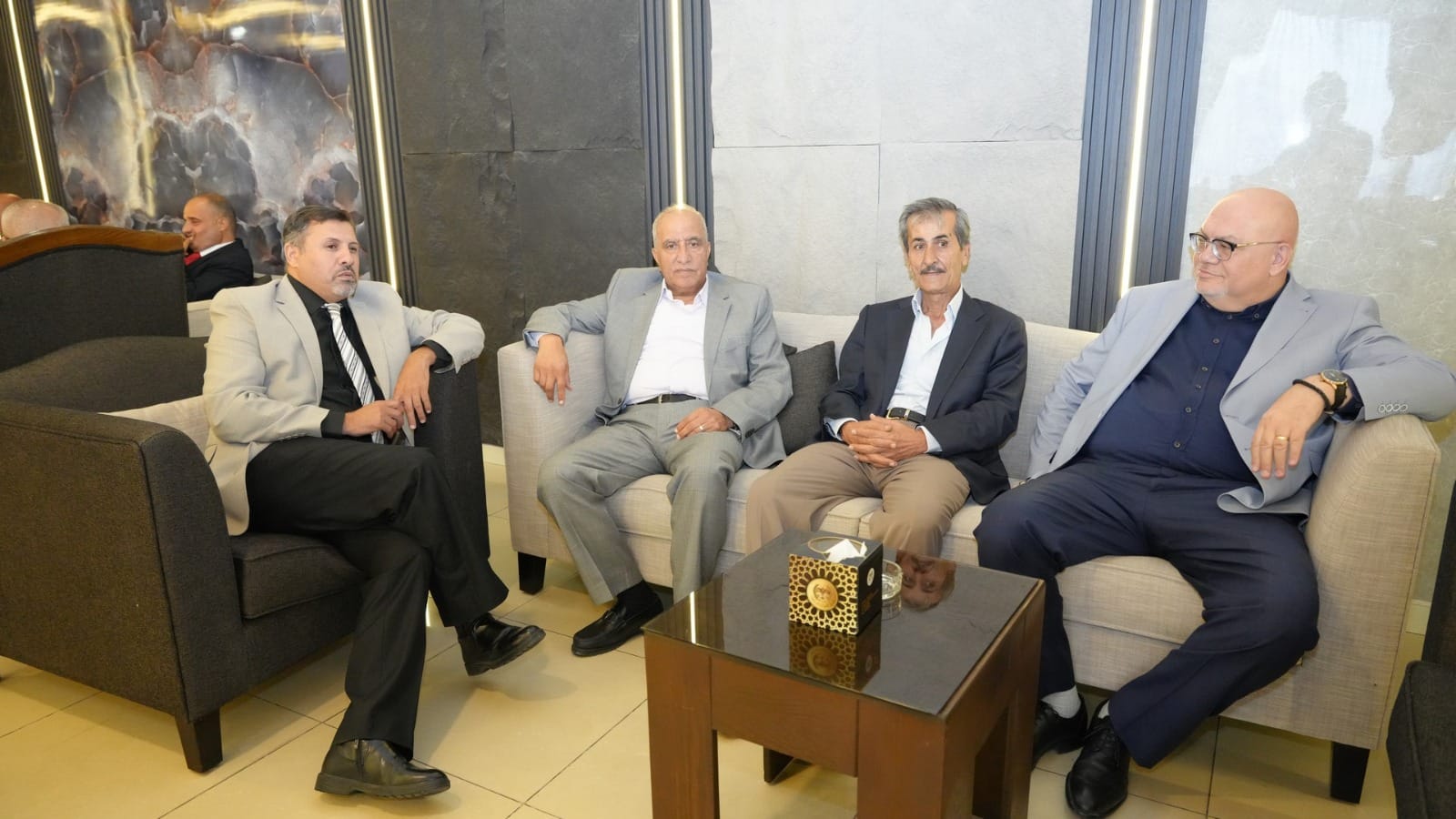 بالصور والفيديو ... الزميل القرعان يولم للفايز والعيسوي