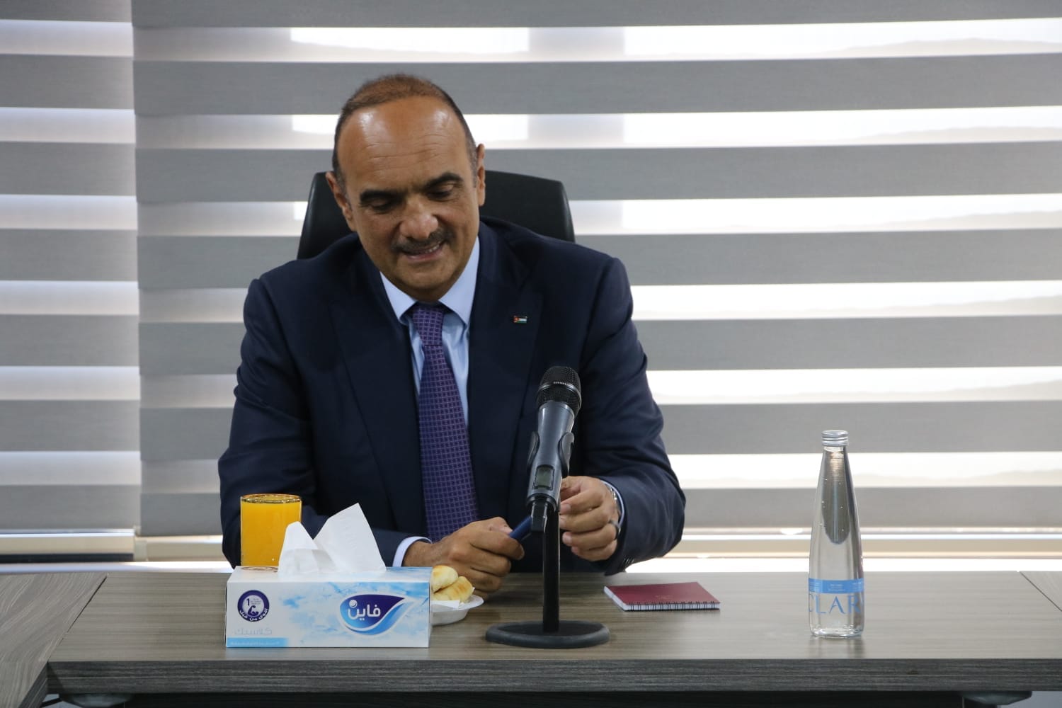 بالصور .. الخصاونة يُقرر إعفاء البلديات من فوائد الحساب المكشوف قريبا