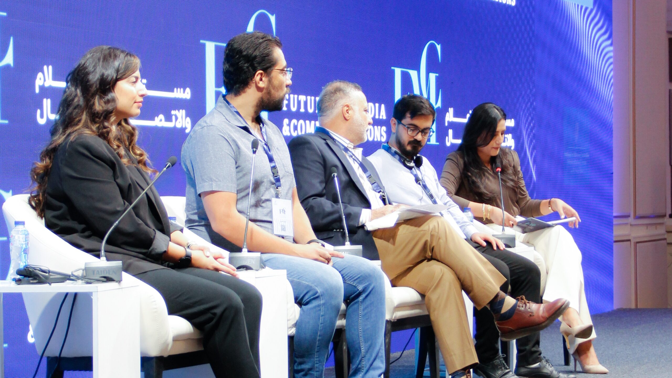 الآراء تجتمع على سطوة السوشيال ميديا مقابل الإعلام التقليدي في الجلسة الأولى من أعمال اليوم الثاني لملتقى "مستقبل الإعلام والاتصال"