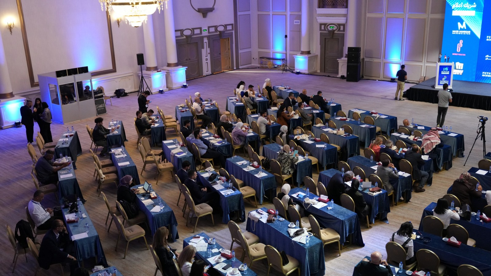 ملتقى مستقبل الإعلام والاتصال ينهي أعمال يومه الأول بمناقشة تحديات منصات التواصل الاجتماعي وحرية التعبير وخطاب الكراهية