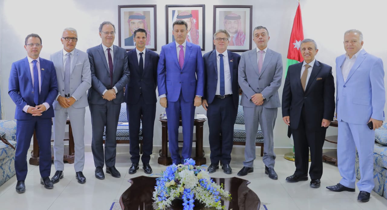 الصفدي ووفد فرنسي برلماني يؤكدون أهمية حل الدولتين ودعم اللاجئين والتعاون في قطاع المياه