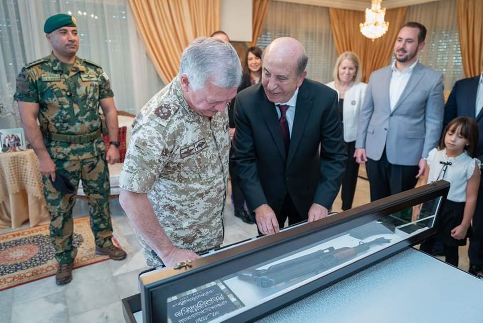 صورة حول : الملك يؤكد على أن الأردن لن يتوانى عن فعل ما يلزم بهدف حماية حدوده الملك يؤكد على أن الأردن لن يتوانى عن فعل ما يلزم بهدف حماية حدوده