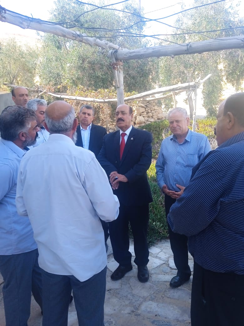 الشوبكي يتفقد أحد رفقاء السلاح ويزور مكتبي (الأمن والحماية) والتجاري في الطفيلة