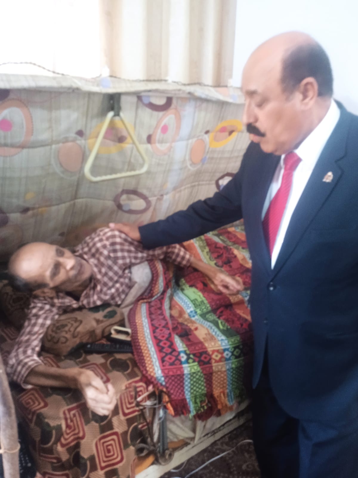 صورة حول : الشوبكي يتفقد أحد رفقاء السلاح ويزور مكتبي (الأمن والحماية) والتجاري في الطفيلة الشوبكي يتفقد أحد رفقاء السلاح ويزور مكتبي (الأمن والحماية) والتجاري في الطفيلة