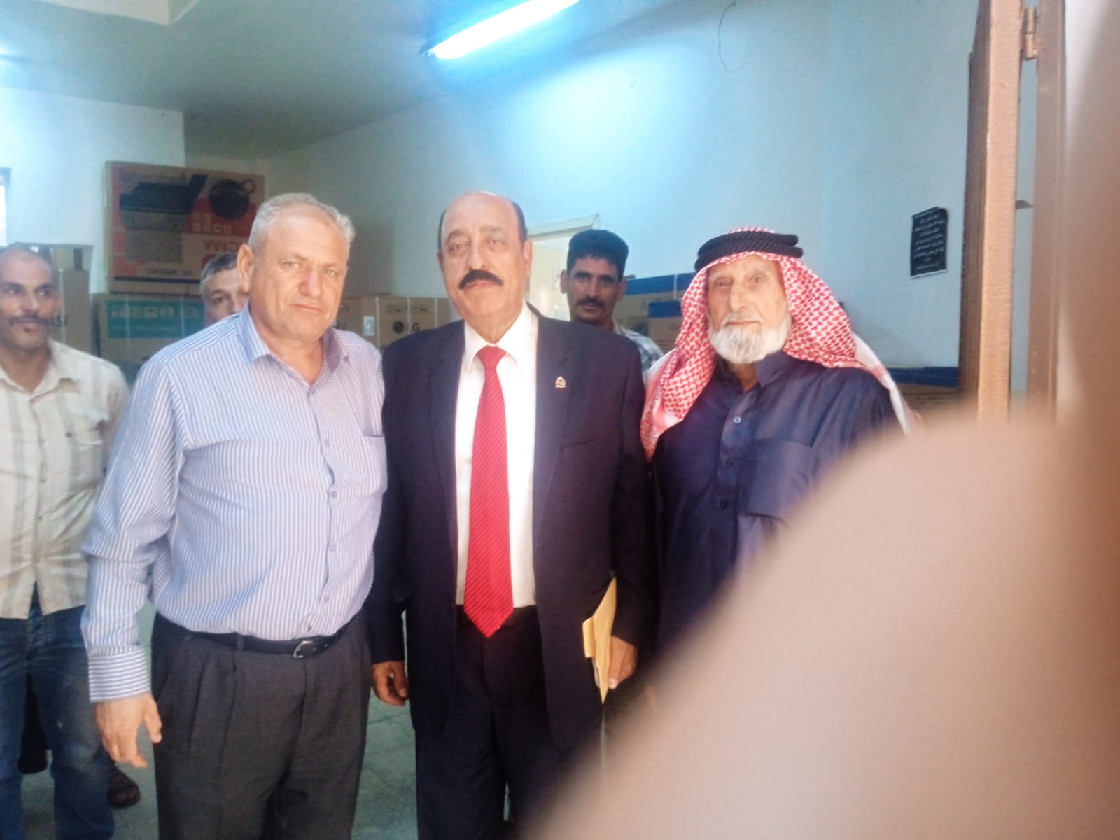 صورة حول : الشوبكي يتفقد أحد رفقاء السلاح ويزور مكتبي (الأمن والحماية) والتجاري في الطفيلة الشوبكي يتفقد أحد رفقاء السلاح ويزور مكتبي (الأمن والحماية) والتجاري في الطفيلة