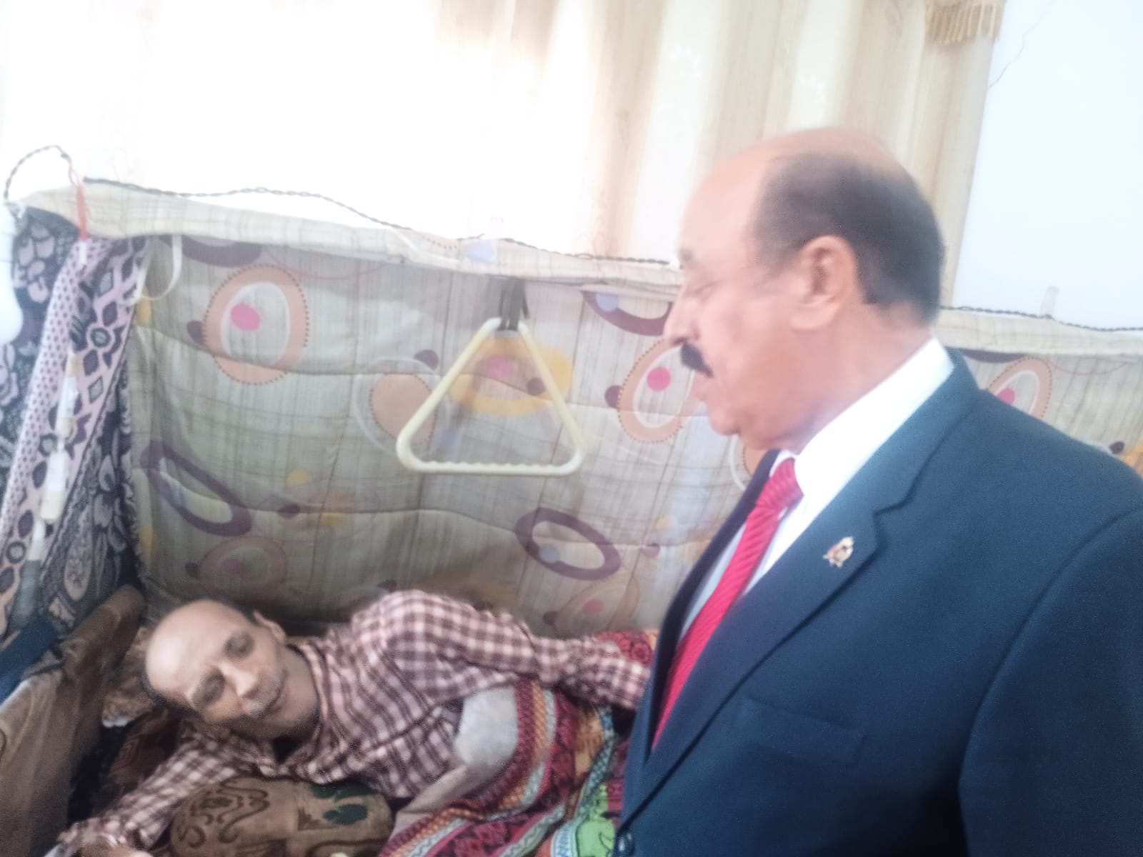 صورة حول : الشوبكي يتفقد أحد رفقاء السلاح ويزور مكتبي (الأمن والحماية) والتجاري في الطفيلة الشوبكي يتفقد أحد رفقاء السلاح ويزور مكتبي (الأمن والحماية) والتجاري في الطفيلة