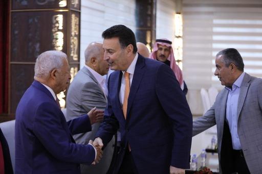 بالصور والفيديو ... الزميل القرعان يولم للفايز والعيسوي