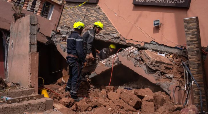صورة حول : ارتفاع عدد قتلى زلزال المغرب إلى ٢٩٦٠ شخصاً ارتفاع عدد قتلى زلزال المغرب إلى ٢٩٦٠ شخصاً
