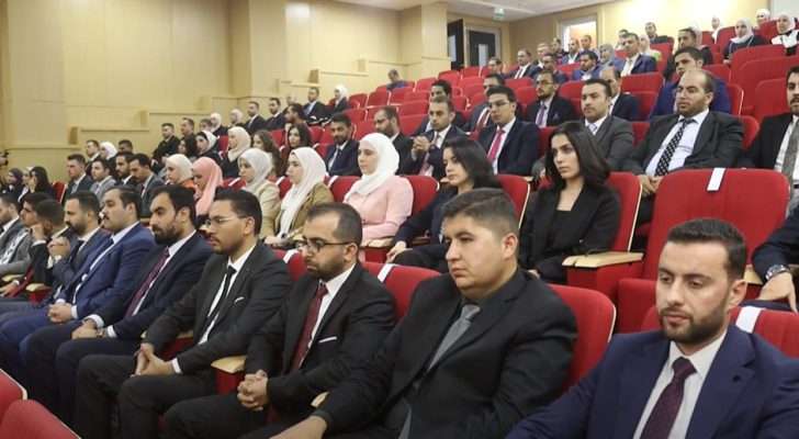 صورة حول : تخريج الفوج الحادي والعشرين من برنامج الدبلوم في المعهد القضائي تخريج الفوج الحادي والعشرين من برنامج الدبلوم في المعهد القضائي