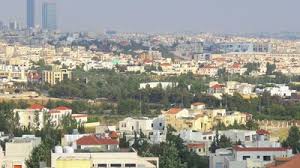 أجواء صيفية اعتيادية أثناء النهار ومعتدلة إلى لطيفة أثناء الليلط