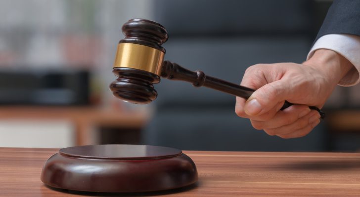 خمسة بلغاريين يواجهون تهمة التجسس لصالح روسيا في محكمة بريطانية