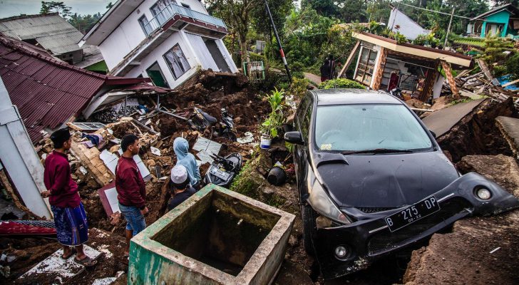 زلزال بقوة ٦ درجات يضرب مناطق واسعة في إندونيسيا