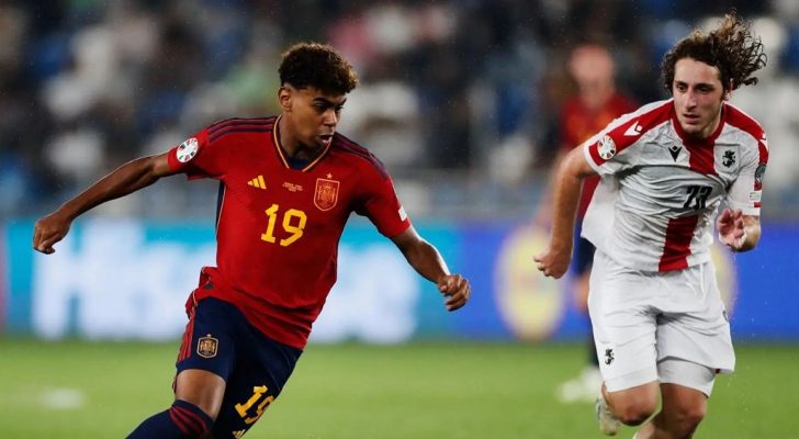 صورة حول : لامين يمال يُصبح أصغر لاعب في تاريخ المنتخب الاسباني لكرة القدم لامين يمال يُصبح أصغر لاعب في تاريخ المنتخب الاسباني لكرة القدم