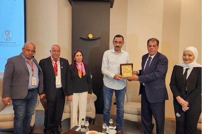 صورة حول : مهيدات يشارك في جلسة حوارية لمؤتمر الصيادلة السادس عشر مهيدات يشارك في جلسة حوارية لمؤتمر الصيادلة السادس عشر