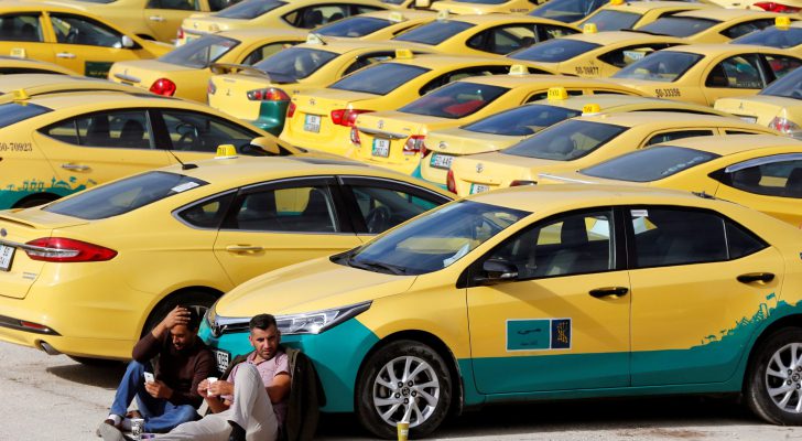 صورة حول : وقفة احتجاجية لسائقي وأصحاب مكاتب التكسي الأصفر بالمفرق وقفة احتجاجية لسائقي وأصحاب مكاتب التكسي الأصفر بالمفرق