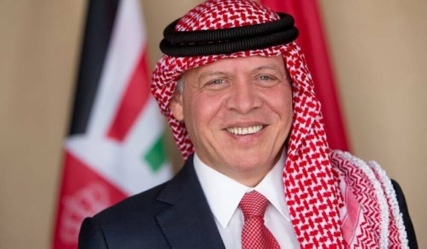 صورة حول : الملك يستقبل وفدا من الكونغرس الأمريكي الملك يستقبل وفدا من الكونغرس الأمريكي