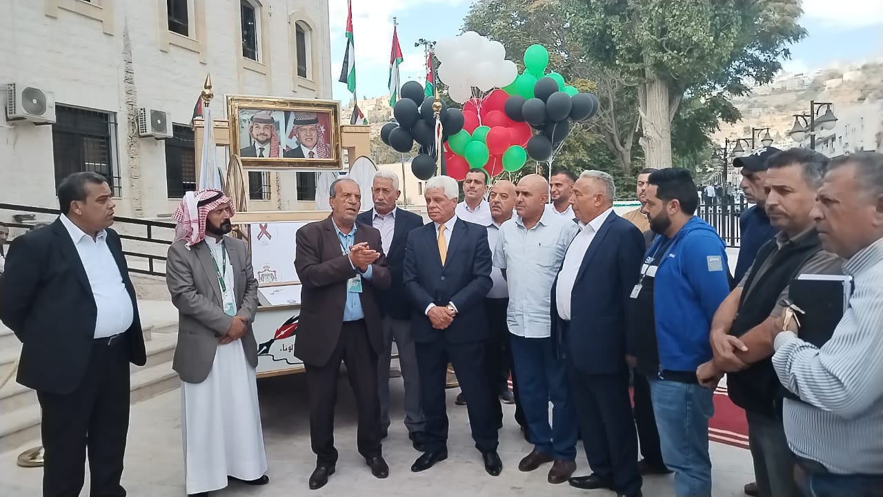 بلدية السلط الكبرى تشارك في التوقيع على رسالة ولاء و وفاء لجلالة الملك..صور