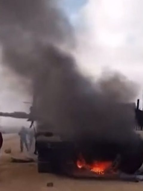 صورة حول : عاجل .. احتراق دبابة اسرائيلية بصاروخ موجه في جنوب لبنان عاجل .. احتراق دبابة اسرائيلية بصاروخ موجه في جنوب لبنان