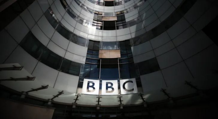 صورة حول : لتغطيتها المنحازة للاحتلال .. صحفيان يعلنان استقالتهما من BBC لتغطيتها المنحازة للاحتلال .. صحفيان يعلنان استقالتهما من BBC