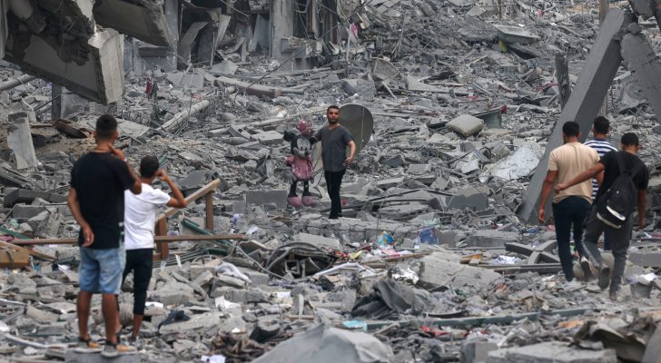 استشهاد الصحفية الفلسطينية سلام ميمة وزوجها وأطفالها الثلاثة في غزة