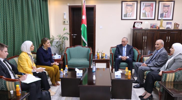 وزير العدل يستقبل السفيرة الأمريكية في عمان