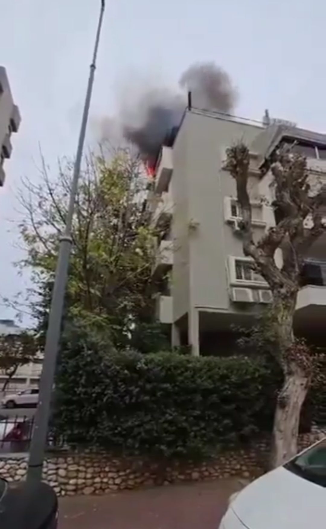 صورة حول : Today, the Qassam Brigades are targeting several settlements, including Tel Aviv, with missile barrages Today, the Qassam Brigades are targeting several settlements, including Tel Aviv, with missile barrages