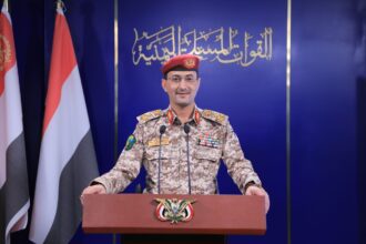 بيان للحوثيين يكشف تفاصيل استهداف سفينتين للاحتلال