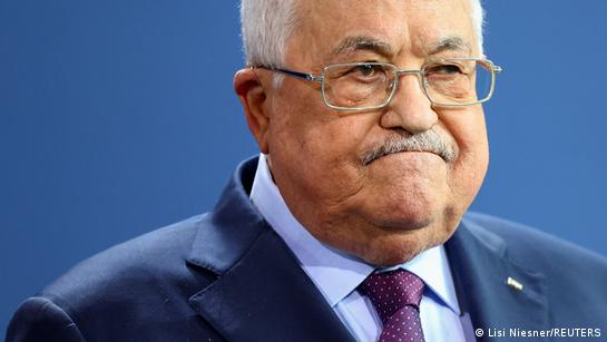 عباس بفضل المفاوضات على المقاومة المسلحة لإنهاء اغتصاب فلسطين