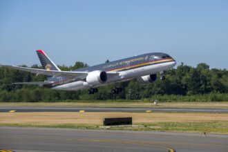 الملكية الأردنية تعلق بعض الرحلات الجوية