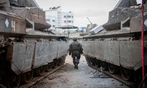 كتائب القسام تستدرج ٥ جنود لداخل نفق وتفجره وتدمر دبابة بقذيفة "الياسين 105"