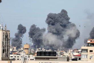 الاحتلال يواصل قصف قطاع غزة لليوم الـ٥٧